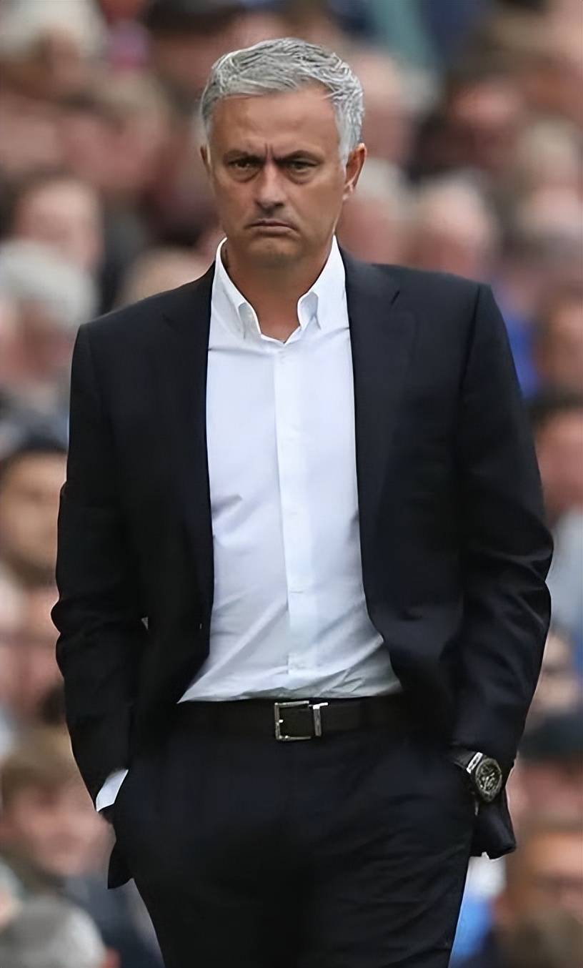 仍坚守防守策略,让穆里尼奥遭遇指责:0-3输球的他“真老了”